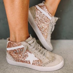 **NEW WITH BOX** Glitter Hightop Sneakers⭐️✨